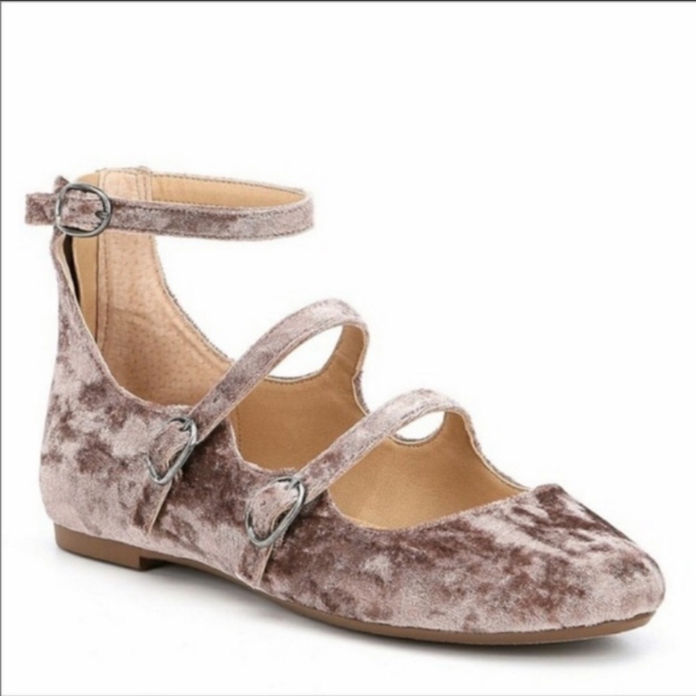 🌸2/$25 NWOB Very Volatile Lumina Velvet Ballet Flat blush mauve 3 straps
